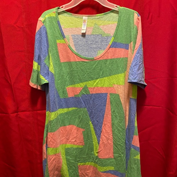 LuLaRoe “perfect T” style shirt sleeve shirt - Picture 3 of 3